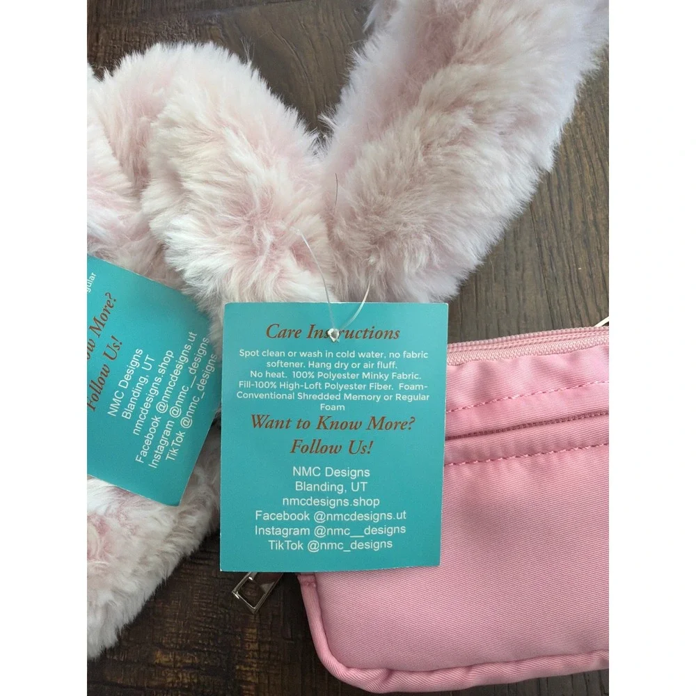 NMC Designs Faux Fur Lanyard Wallet ID Womens‎ Pink Minky Wristlet Set crossbody
